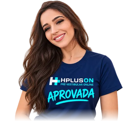 Lívia Moreira Silva, aprovada em Direito na UFF, com a camiseta HPLUSON